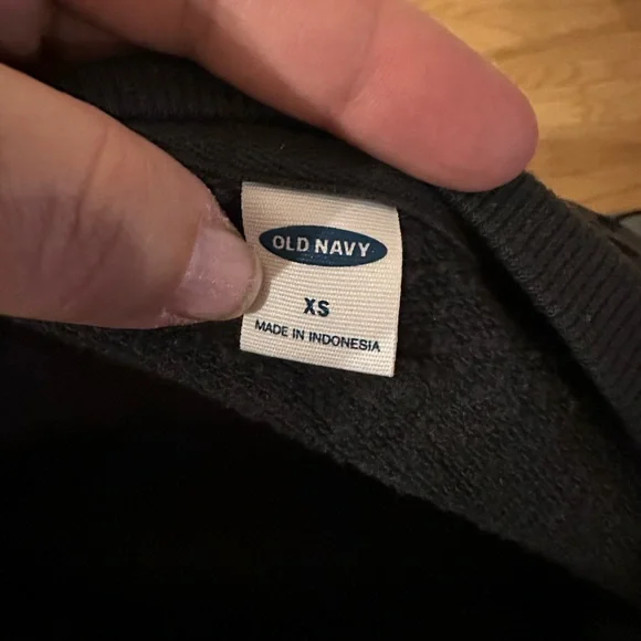 Old Navy Women's Black Leopard Print Sweatshirt - Picture 5 of 5